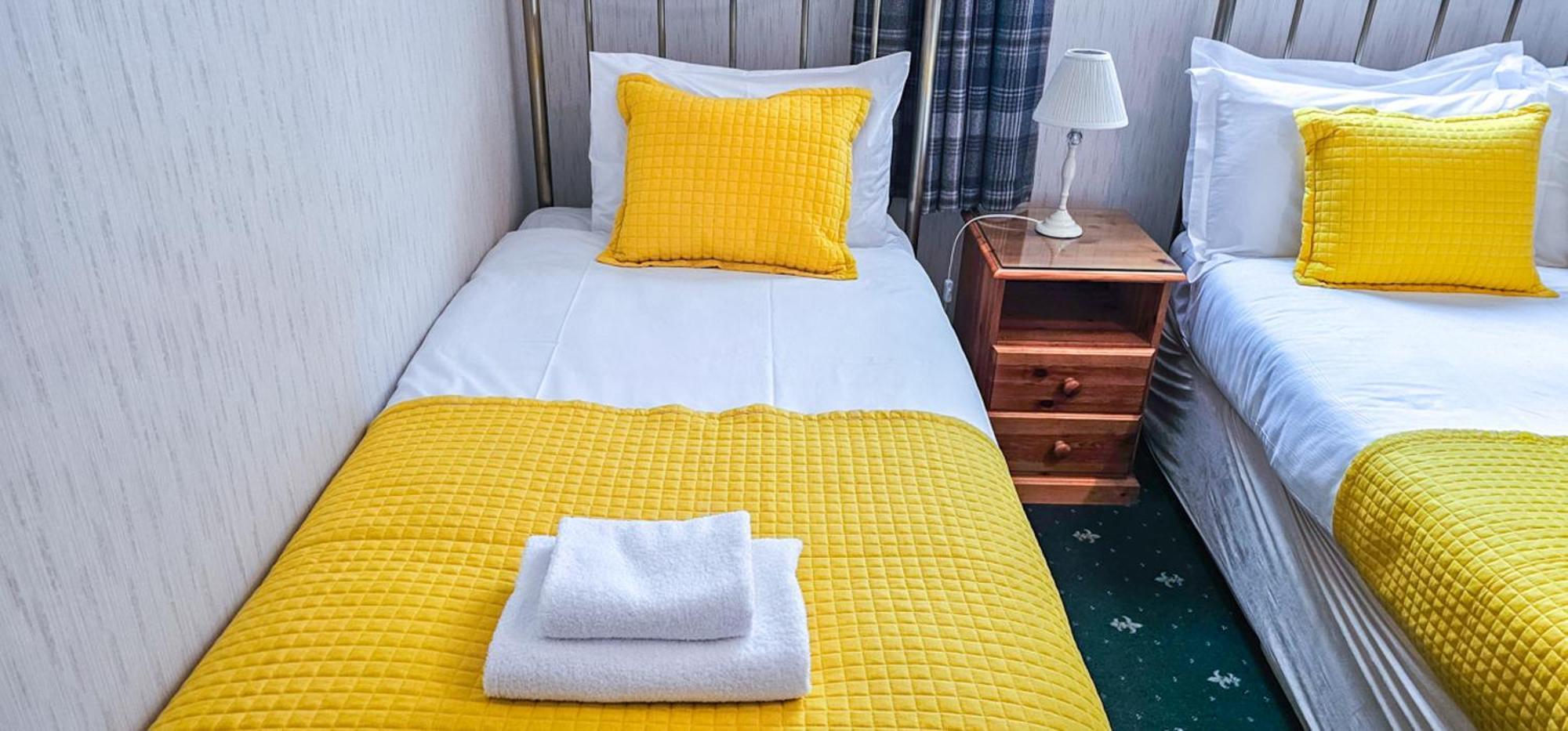 Mystayinn Abermar Guest House Inverness Exteriör bild